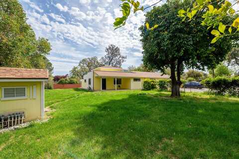 2855 Henderson Road, Redding, CA 96002