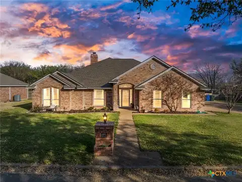 627 Wheatland Drive, Mc Gregor, TX 76657