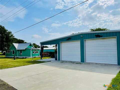 302 E Dallas Avenue, Seadrift, TX 77983