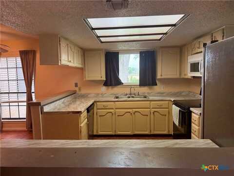 1002 River Oak Drive, Seguin, TX 78155