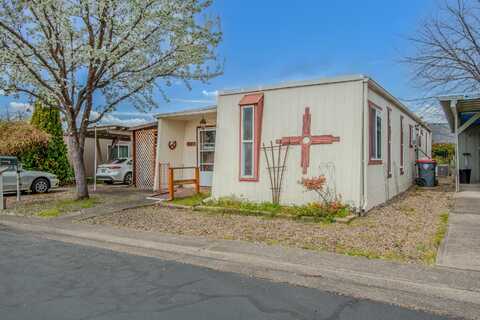 2252 Table Rock Road, Medford, OR 97501