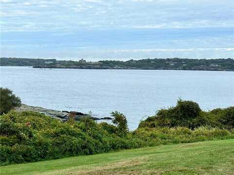 65 Ridge Road, Newport, RI 02840