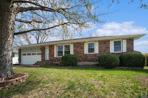 2111 SE 34th TER, Topeka, KS 66605
