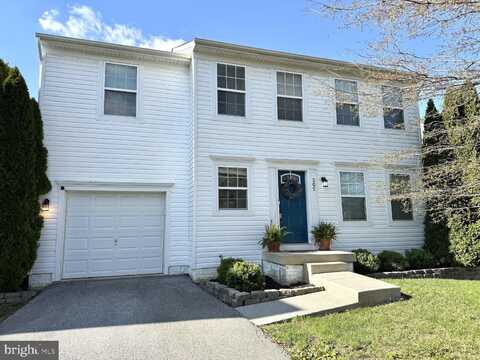 302 FLAGSTAFF CIRCLE, MARTINSBURG, WV 25405