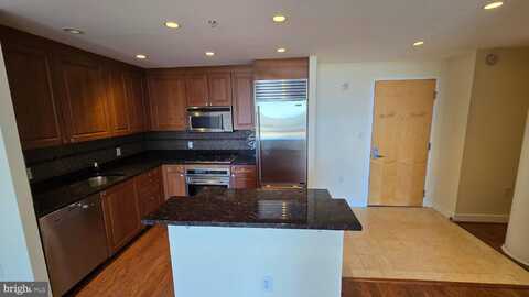 6820 WISCONSIN AVENUE, BETHESDA, MD 20815