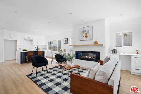 1050 W 48th St, Los Angeles, CA 90037