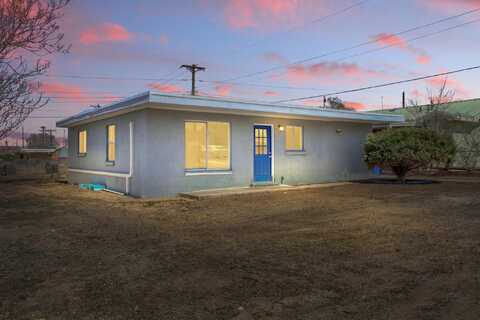 1525 SPENCE Avenue SE, Albuquerque, NM 87106