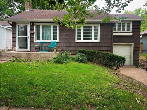 1124 Pacific Avenue, Osawatomie, KS 66064