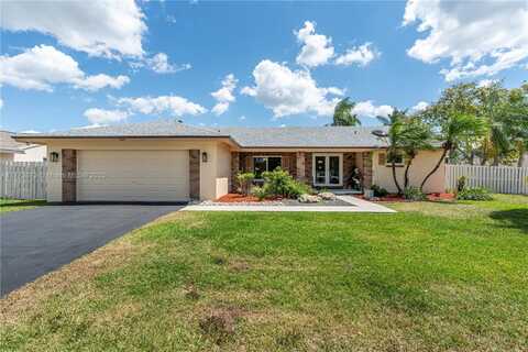 940 Blue Ridge Way, Davie, FL 33325
