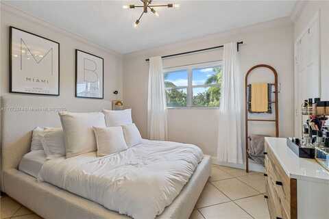 744 NE 14th Ave, Fort Lauderdale, FL 33304