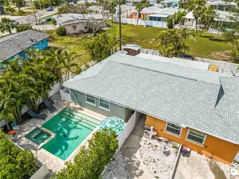 424 62ND STREET, HOLMES BEACH, FL 34217