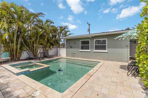 424 62ND STREET, HOLMES BEACH, FL 34217