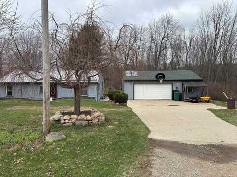 5599 Westlake, Bellevue, MI 49021