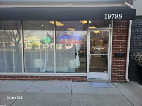19798 Mack, Grosse Pointe Woods, MI 48236