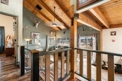 1052 S Airport Drive, Crescent, OR 97733