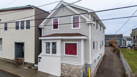 95 N 7th St, Fall River, MA 02720