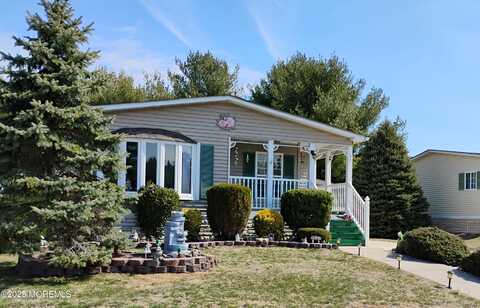 53 Pine Ridge Boulevard, Whiting, NJ 08759