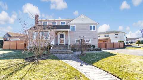 15 Margaret Road, Massapequa, NY 11758