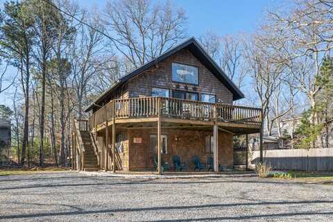 160 Bernard Circle, Vineyard Haven, MA 02568