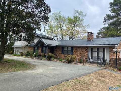 2300 Mount Carmel Drive, Guntersville, AL 35976