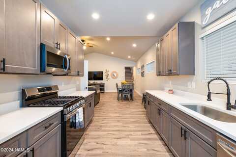 2269 W Mission Timber Circle, Flagstaff, AZ 86001