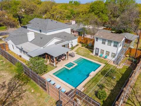 320 Eastwood Avenue, Fort Worth, TX 76107