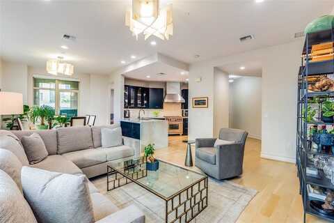 2555 N Pearl Street, Dallas, TX 75201