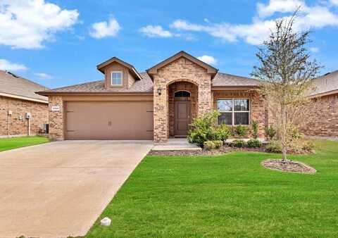 9104 Herringbone Drive, Fort Worth, TX 76131
