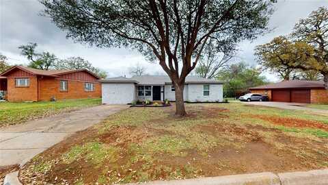 5609 Maceo Lane, Fort Worth, TX 76112