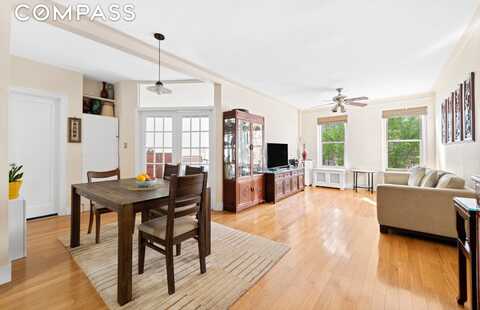 320 East 83rd Street, New York, NY 10028