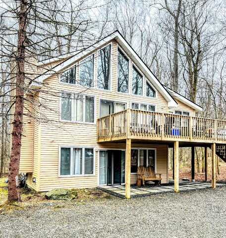 48 Ridge Road, Clifton Township, PA 18424