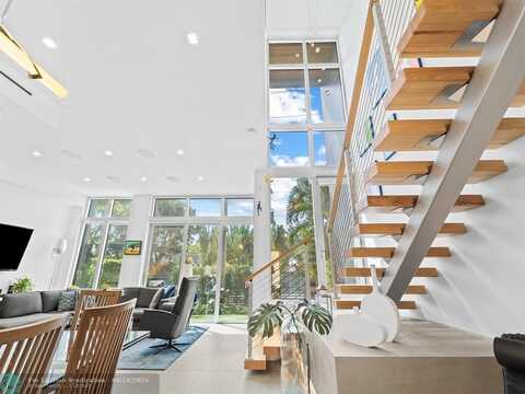 805 NE 6th St, Fort Lauderdale, FL 33304