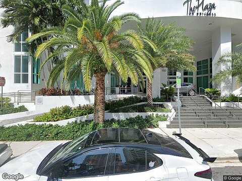 Brickell Bay Dr, Miami, FL 33131