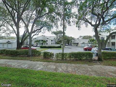 N Oakland Forest Dr, Oakland Park, FL 33309