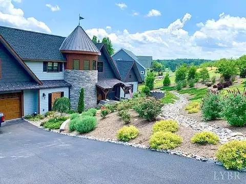 Compass Cove, MONETA, VA 24121