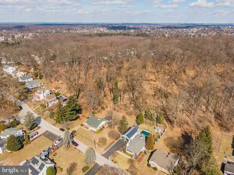 Edgecomb, GLENSIDE, PA 19038