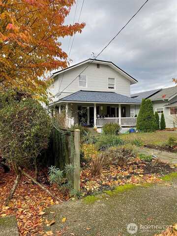 39Th, SEATTLE, WA 98136