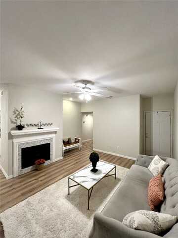Fair Oaks Crossing, DALLAS, TX 75243