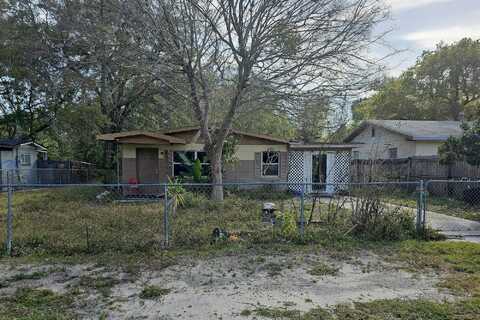 Chester, LEESBURG, FL 34748