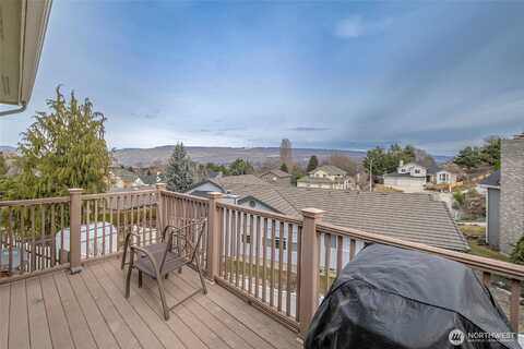 Lars, WENATCHEE, WA 98801