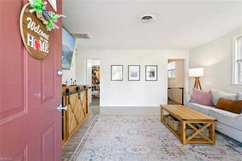 Smith, HAMPTON, VA 23661