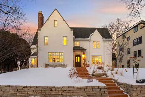 Mount Curve, MINNEAPOLIS, MN 55403