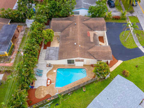 70Th, PEMBROKE PINES, FL 33023