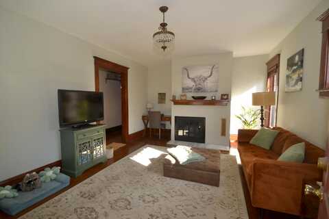Saint Albans, SAINT PAUL, MN 55104