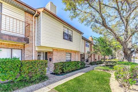 Bering, HOUSTON, TX 77057