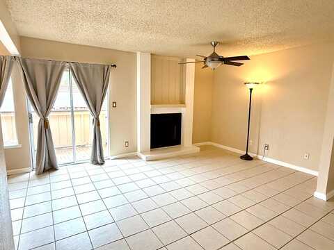 Ashlan, FRESNO, CA 93705