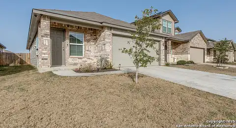 Middle Green, FLORESVILLE, TX 78114
