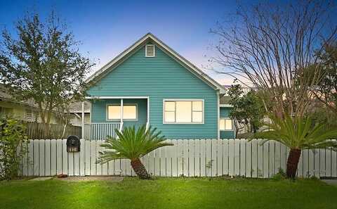 Avenue O 1/2, GALVESTON, TX 77551