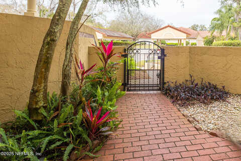 Lavista, JACKSONVILLE, FL 32217