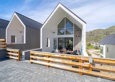 Cottage, CHELAN, WA 98816